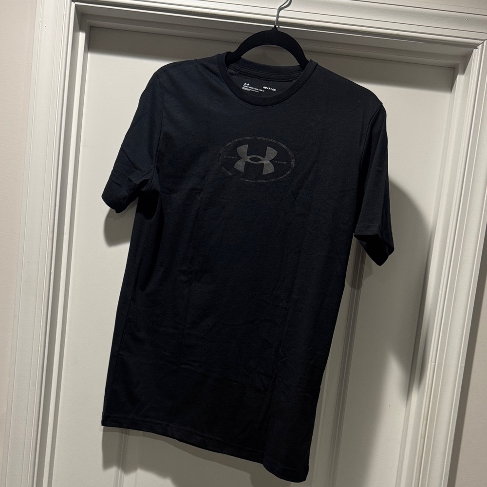 NWT Under Armour Men's Black Tee
